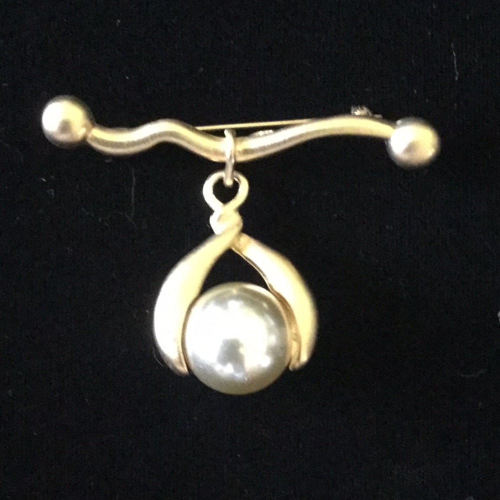 Gold Pin With Giant Pearl